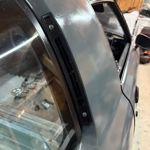 (1978–1985) Mazda SA/FB Side Vent