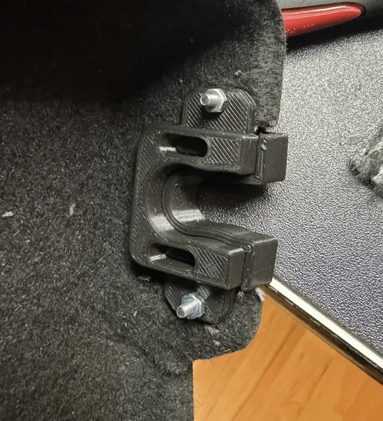 Ford Fiesta/Focus trunk clip