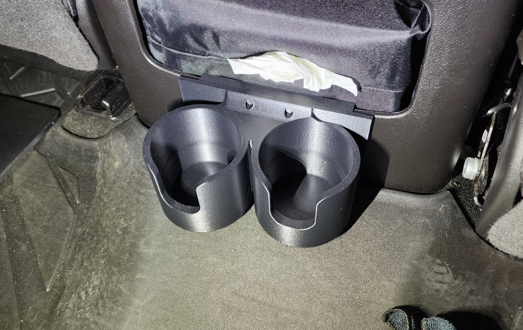 4th generation GMC Yukon 2nd row cup holder