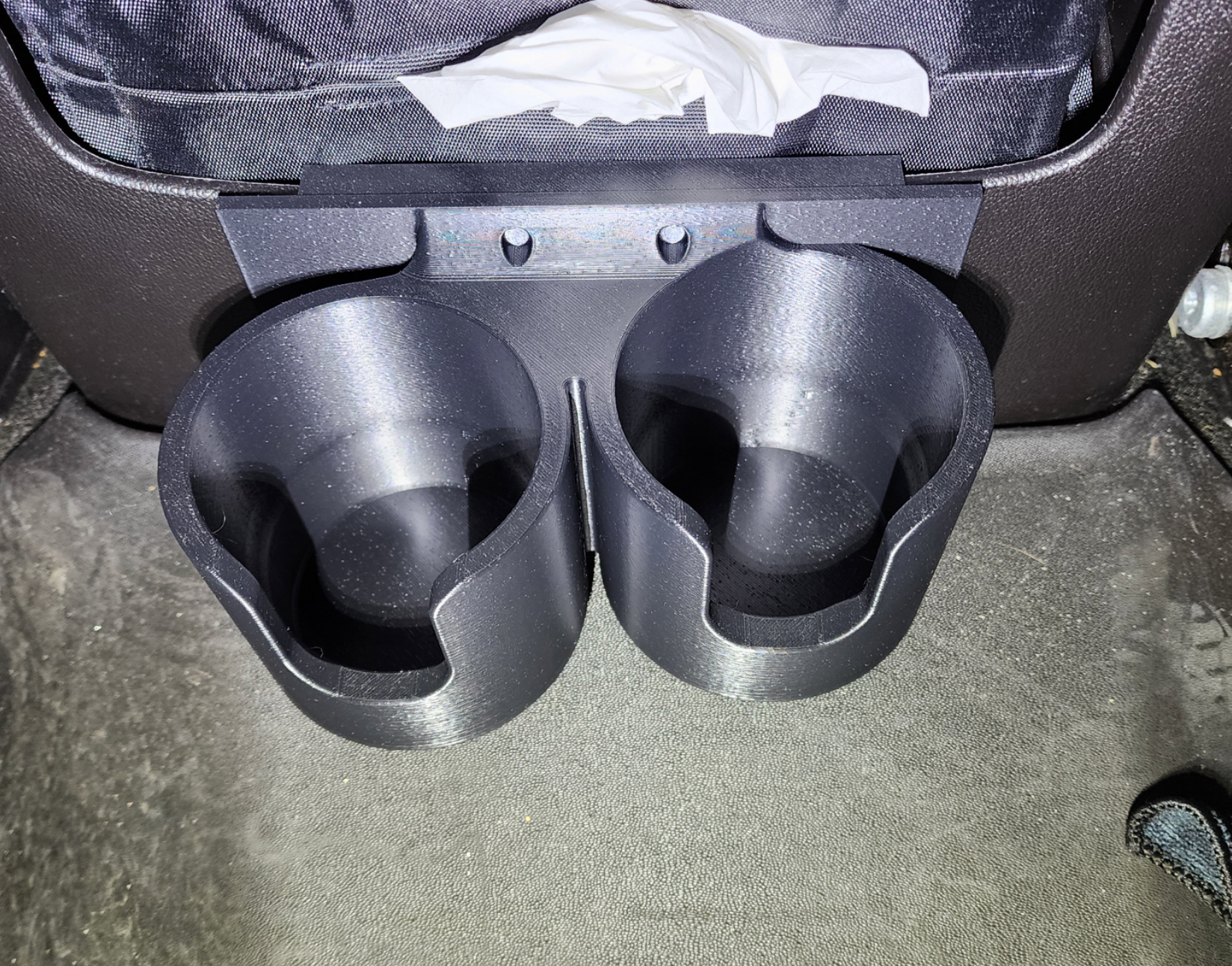 4th generation GMC Yukon 2nd row cup holder