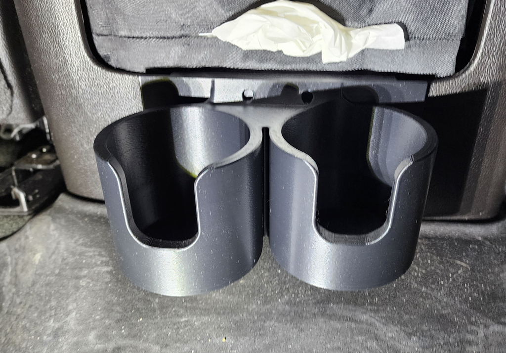 4th generation GMC Yukon 2nd row cup holder