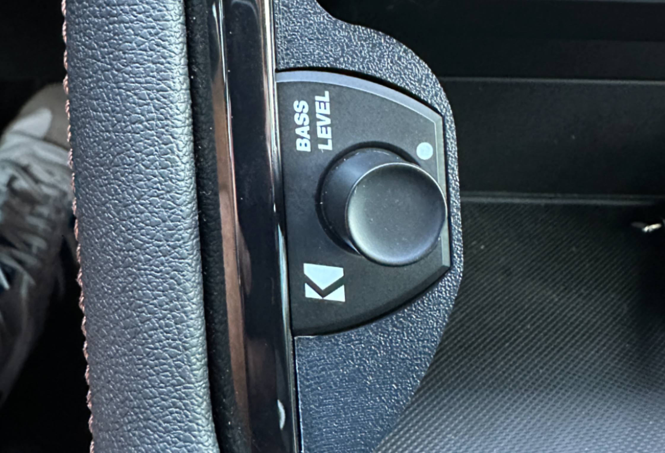 GMC Sierra Bass Knob Mounting