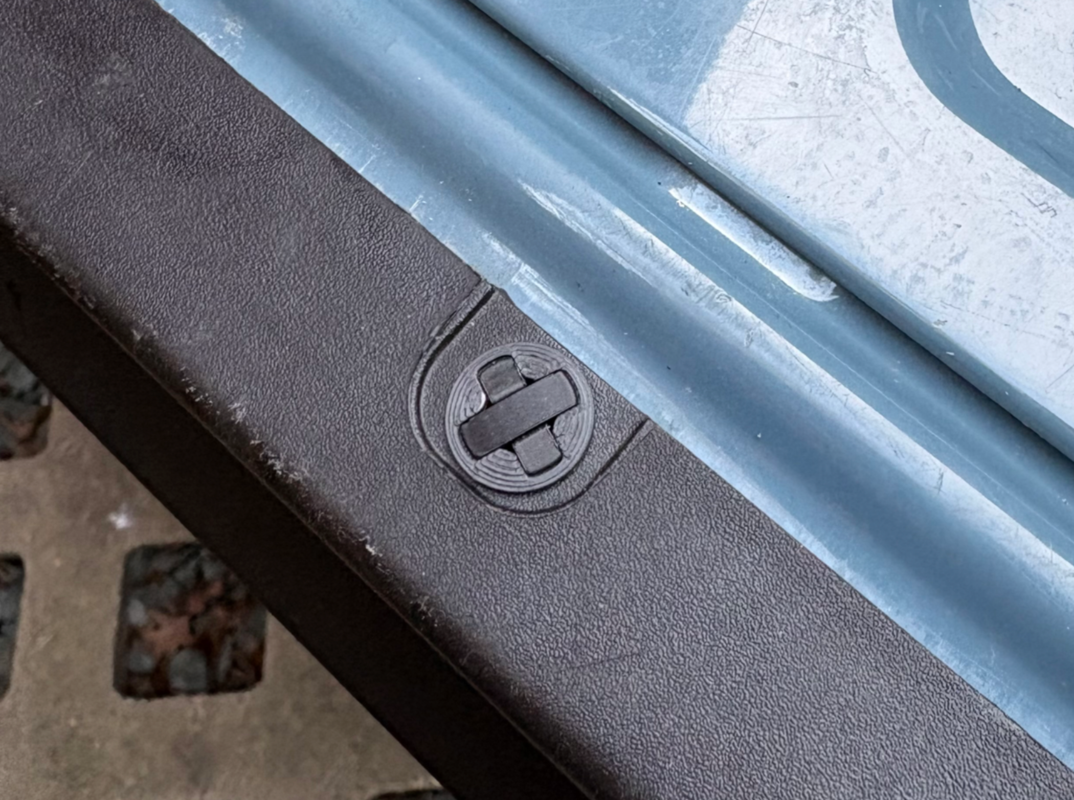 Tailgate Snap Fastener for Ford Trucks